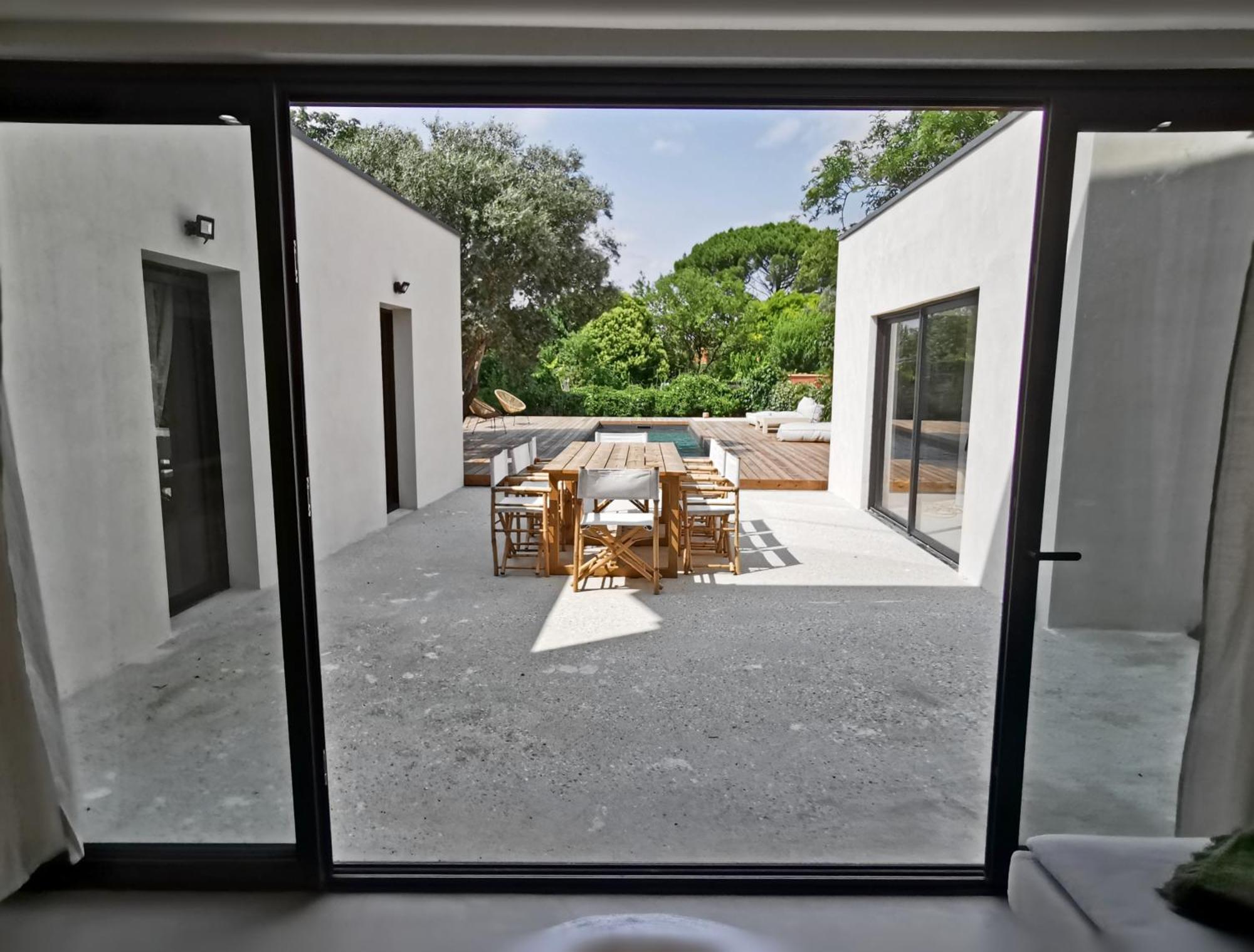 La De L'ecole ! Piscine, Jardin, Garage, Clim ! Villa