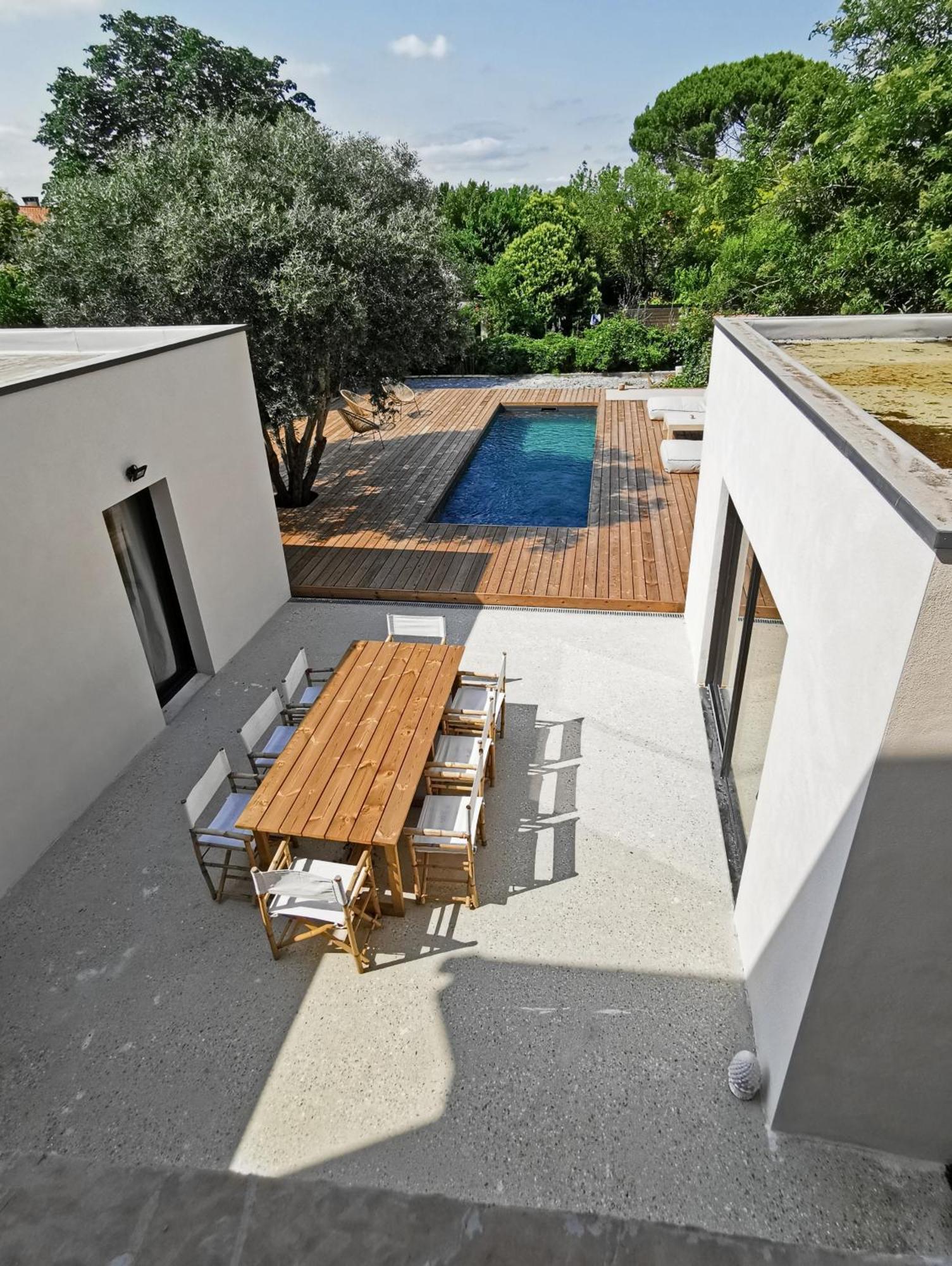 Villa La De L'ecole ! Piscine, Jardin, Garage, Clim !