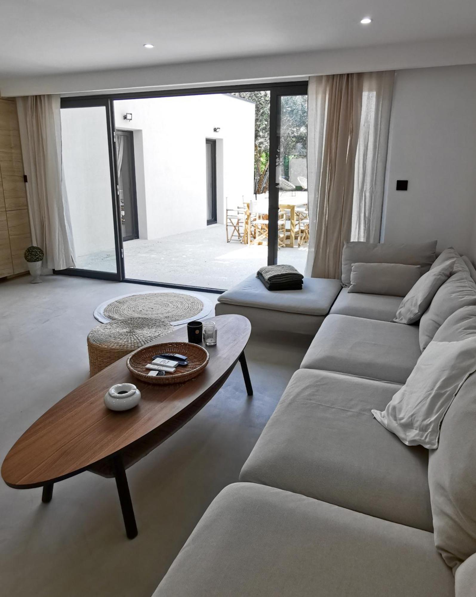 La De L'ecole ! Piscine, Jardin, Garage, Clim ! Villa *